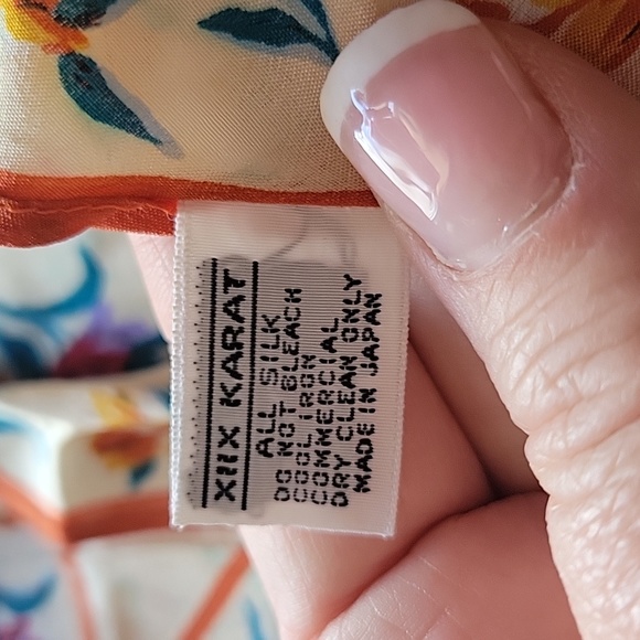 Beautiful Silk Japanese Flower Scarf - Picture 6 of 6